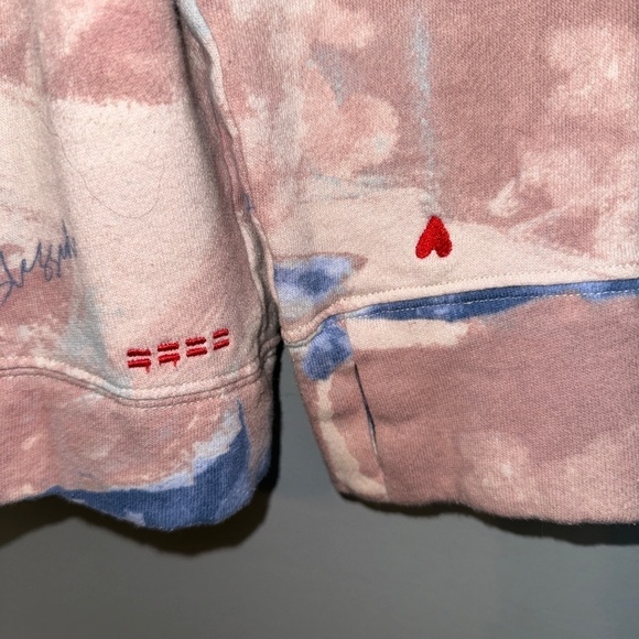 EUC Peace Love World Blessed Heart Abstract Print Sweatshirt Size Medium - Picture 3 of 8